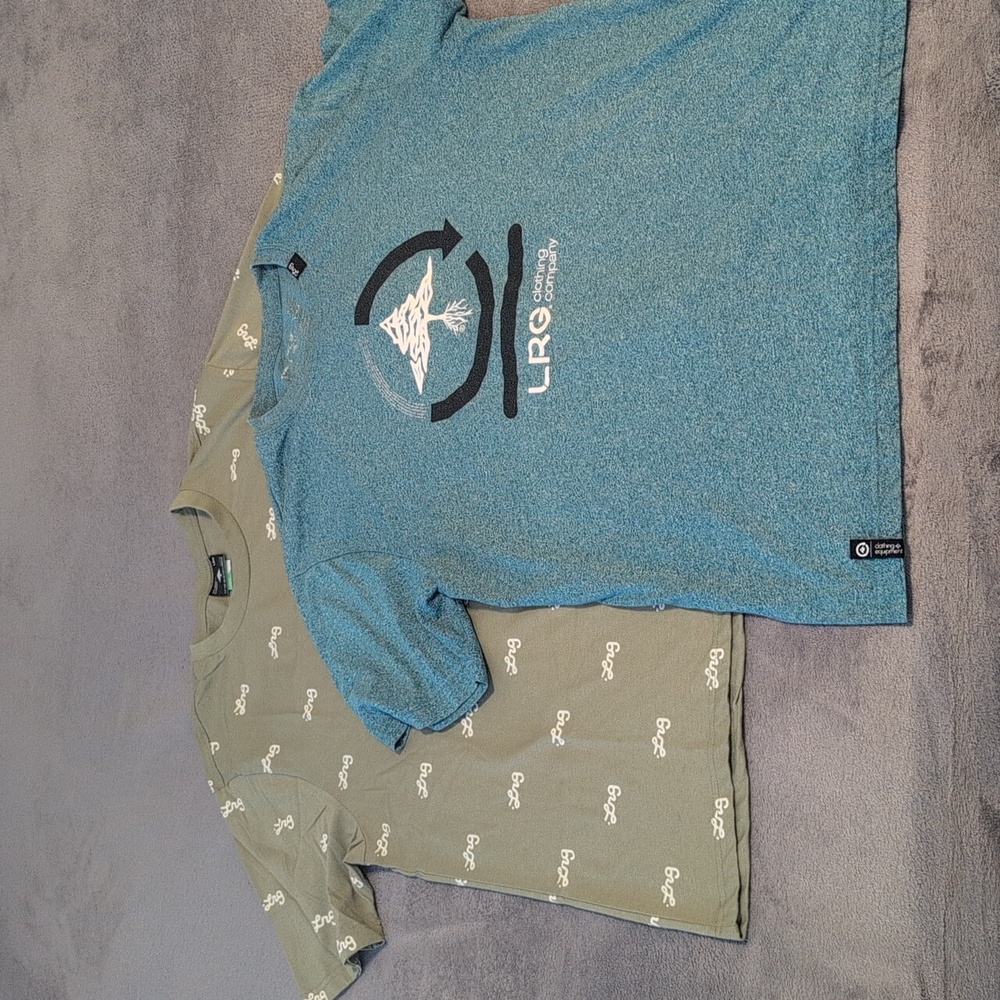 2 LRG TShirt